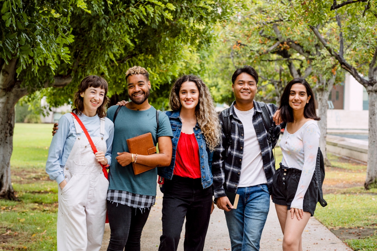 becas para hispanos NY, becas para hispanos, hispanos en NY, Nueva York, QuéOnnda