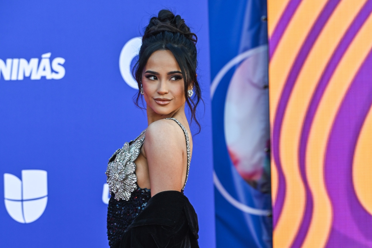 Becky G, Unimás, alfombra roja, Música, QuéOnnda