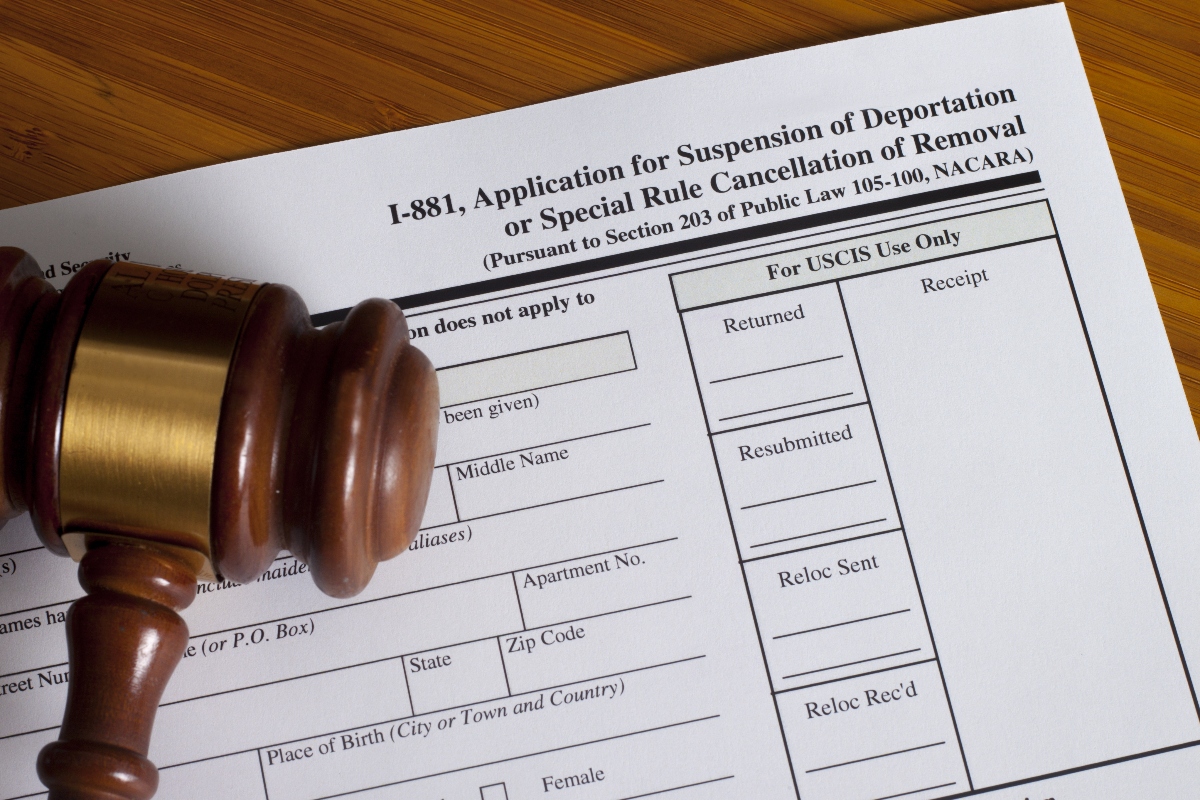 suspensión de deportación, forma I-881, UCSIS, Inmigración, QuéOnnda