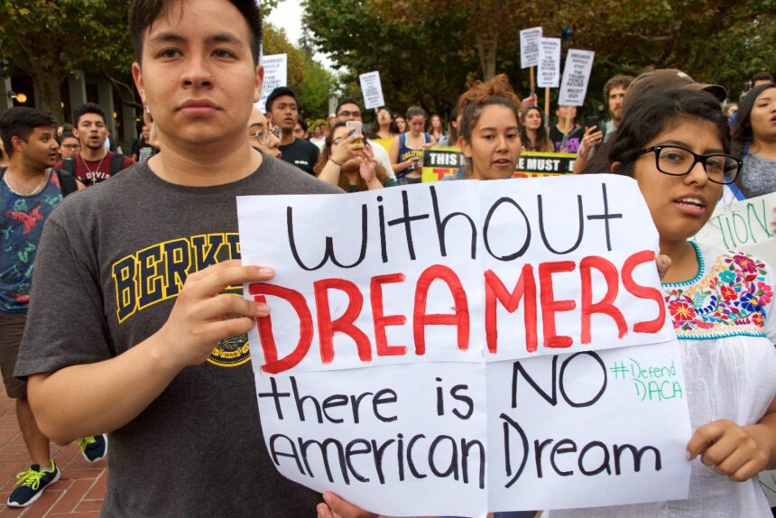 DACA, dreamers, indocumentados hispanos, Inmigración, QuéOnnda