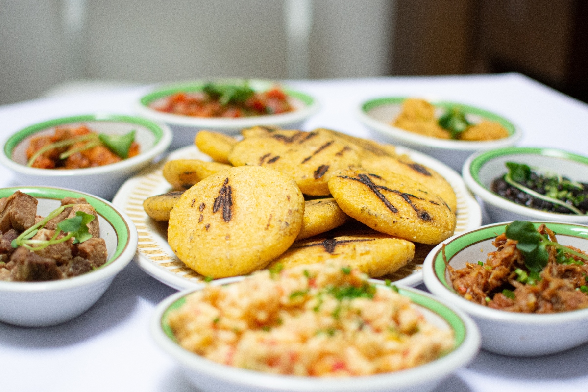 Platillos latinos saludables, arepas, comida venezolana, Venezuela, QuéOnnda
