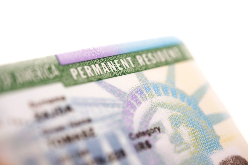 Visas para latinos, green card, aplicación visa, residencia permanente, QuéOnnda