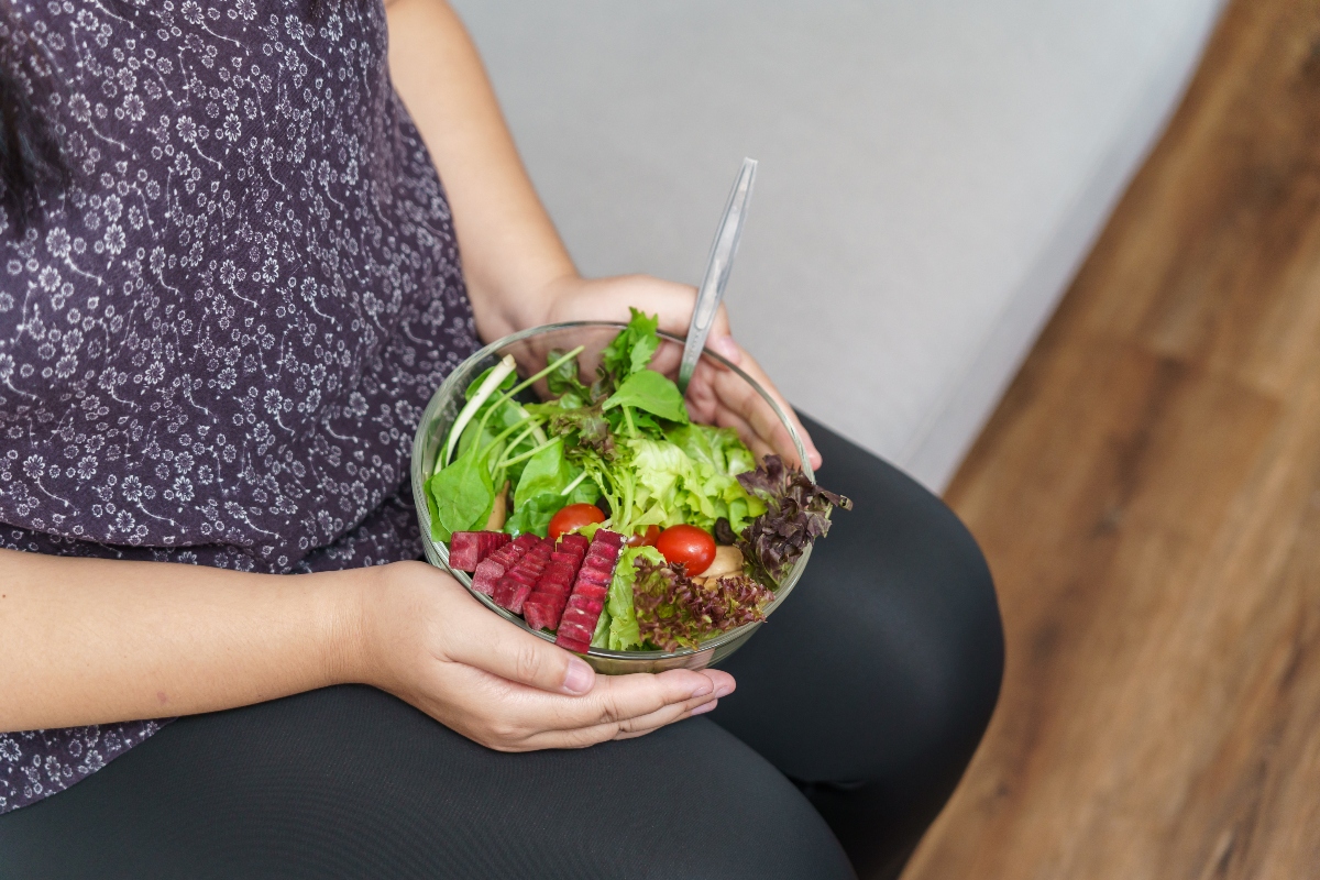 comida saludable, mujer con sobrepeso, salud, mujer, QuéOnnda