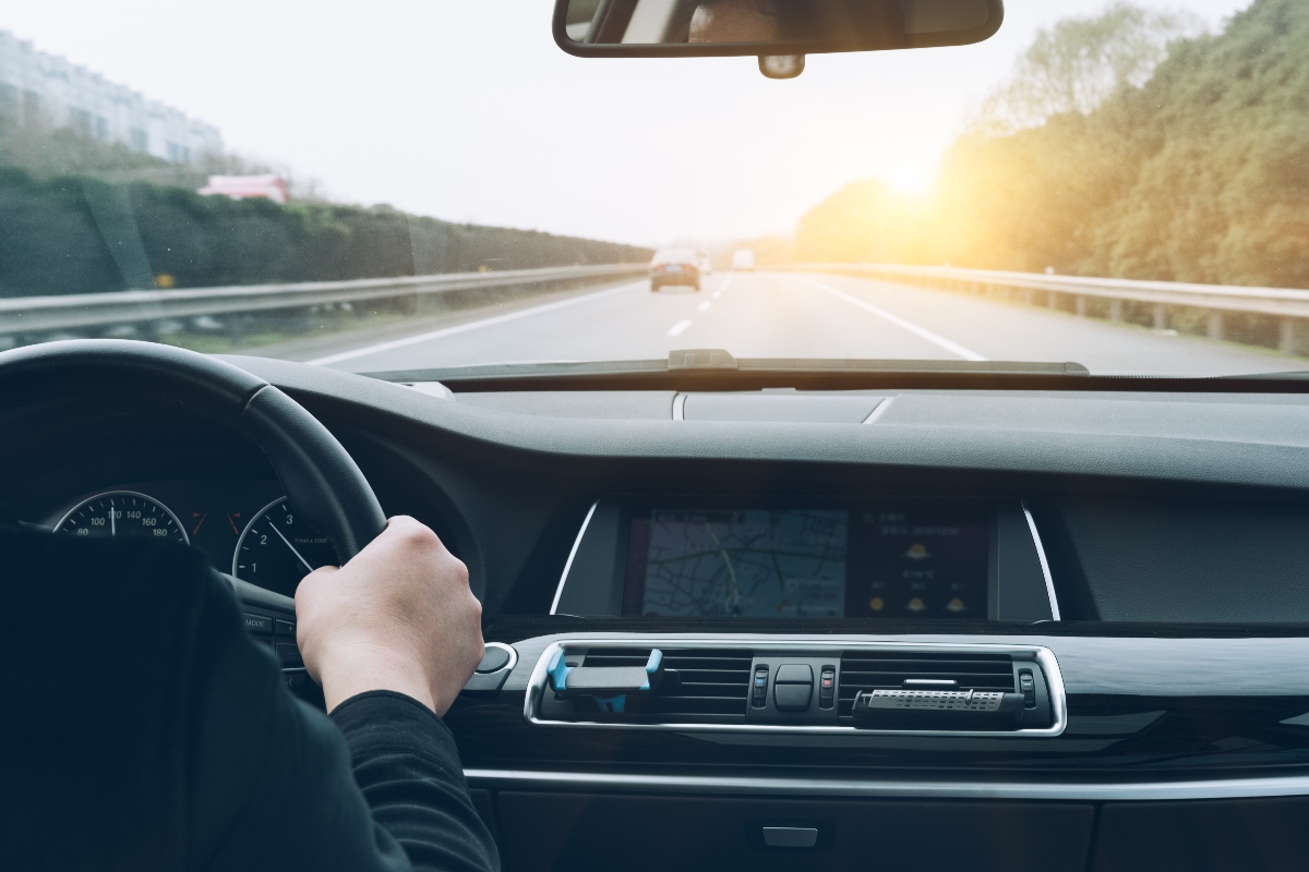 Tu seguridad es primero: Las 5 claves para manejar en carretera