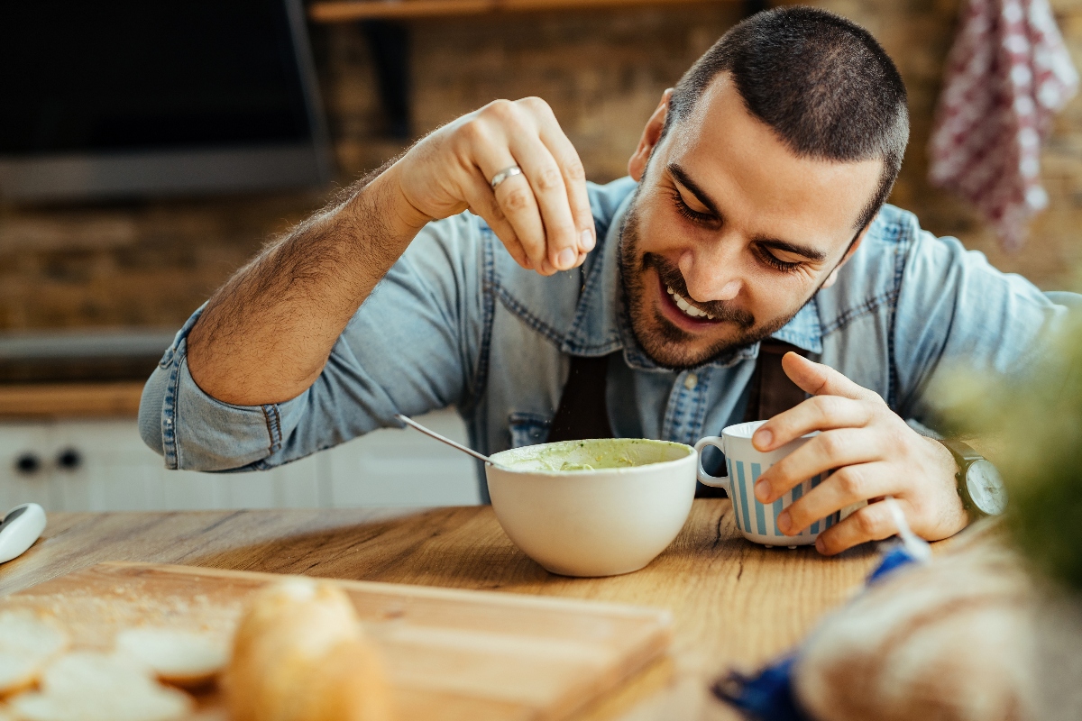 ¡No te sales! Cómo reducir el consumo de sal en recetas latinas sin perder el sabor