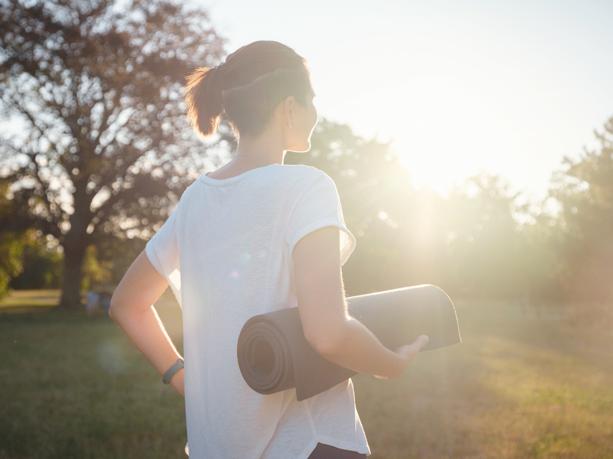 yoga al aire libre, ejercicio al aire libre