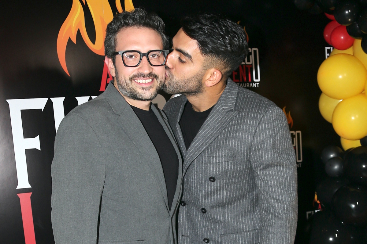Carlos Adyan y su esposo: Un vistazo a su historia de amor detrás de cámaras