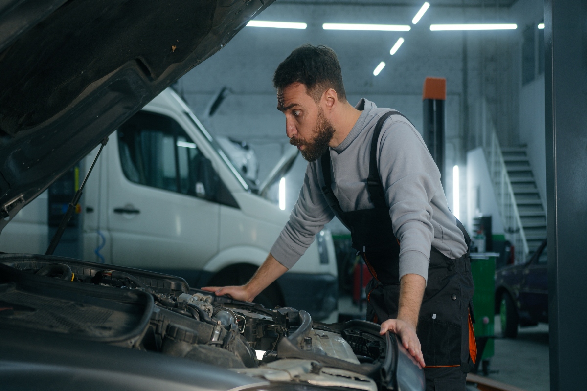¿Tu auto necesita ayuda? Descubre cuándo es el momento de ir al mecánico