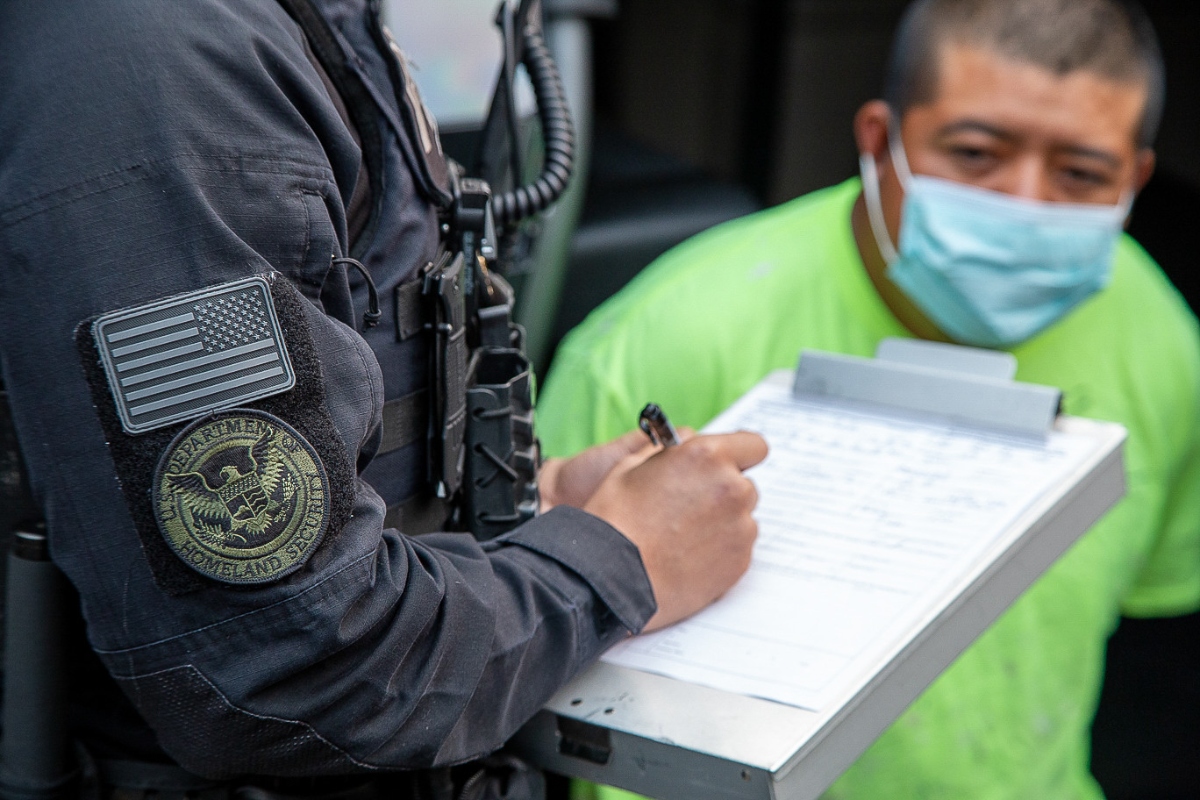 ICE, detención, hispanos