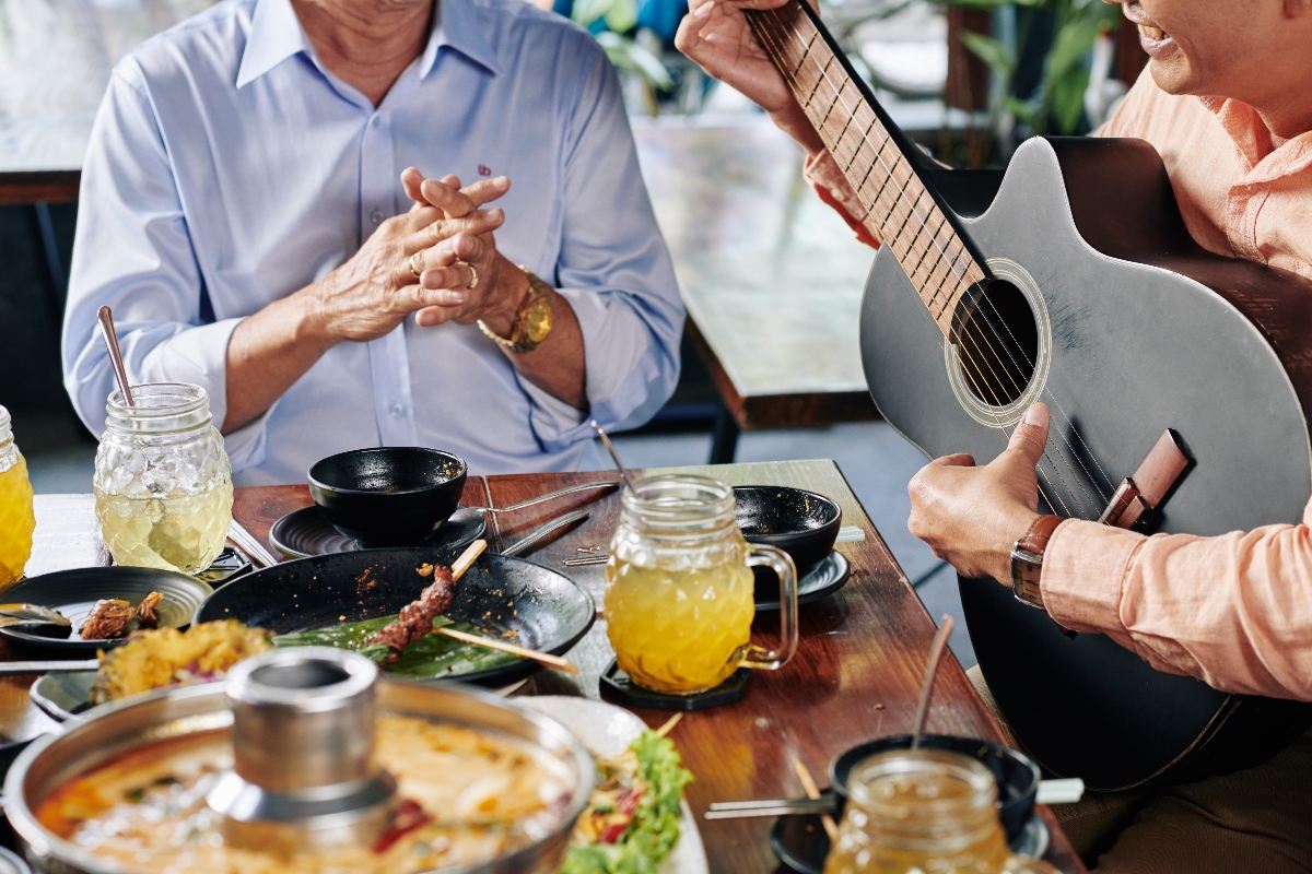 Combinación perfecta: La gastronomía y la música tropical