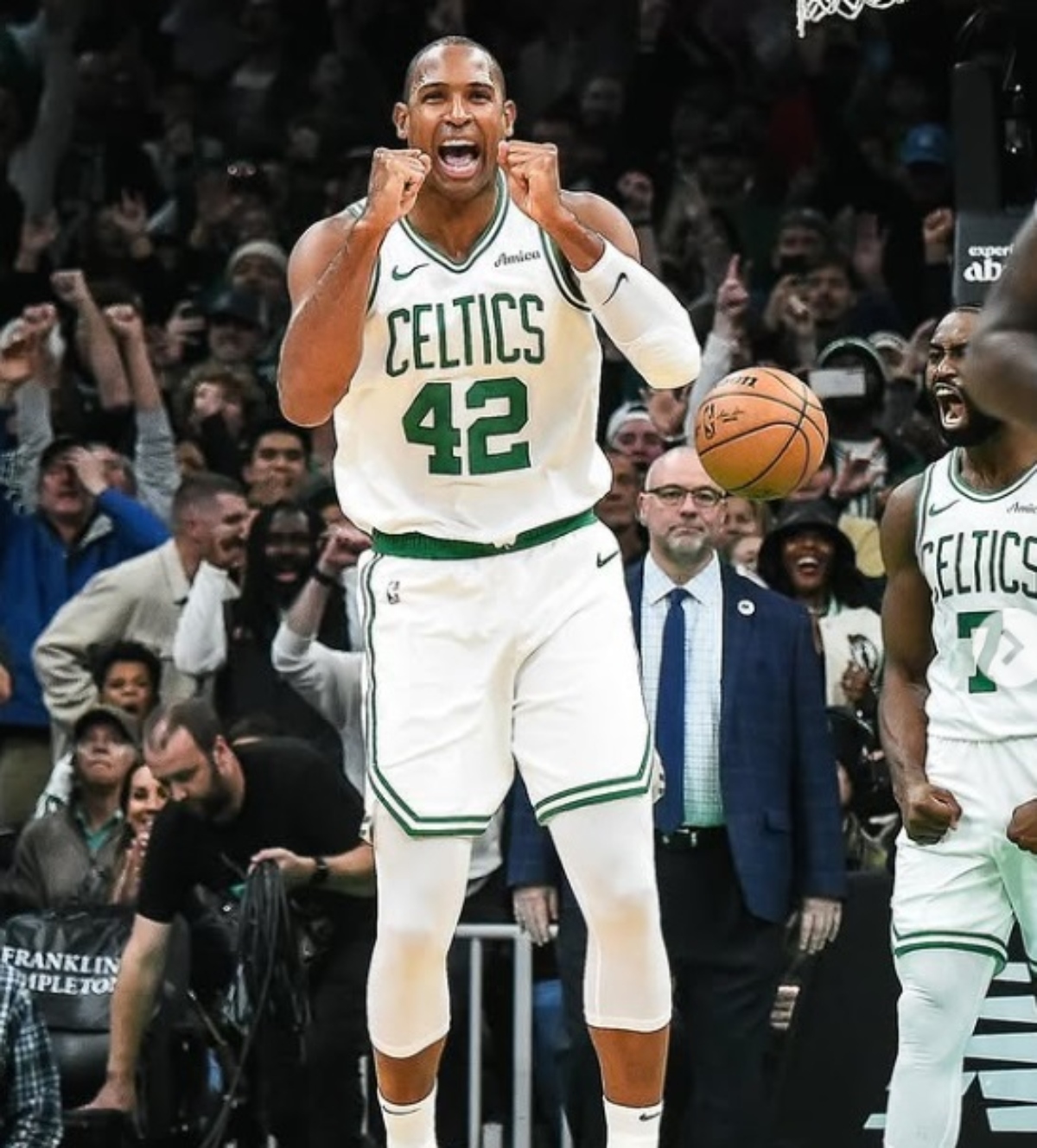 jugadores latinos playoffs NBA
