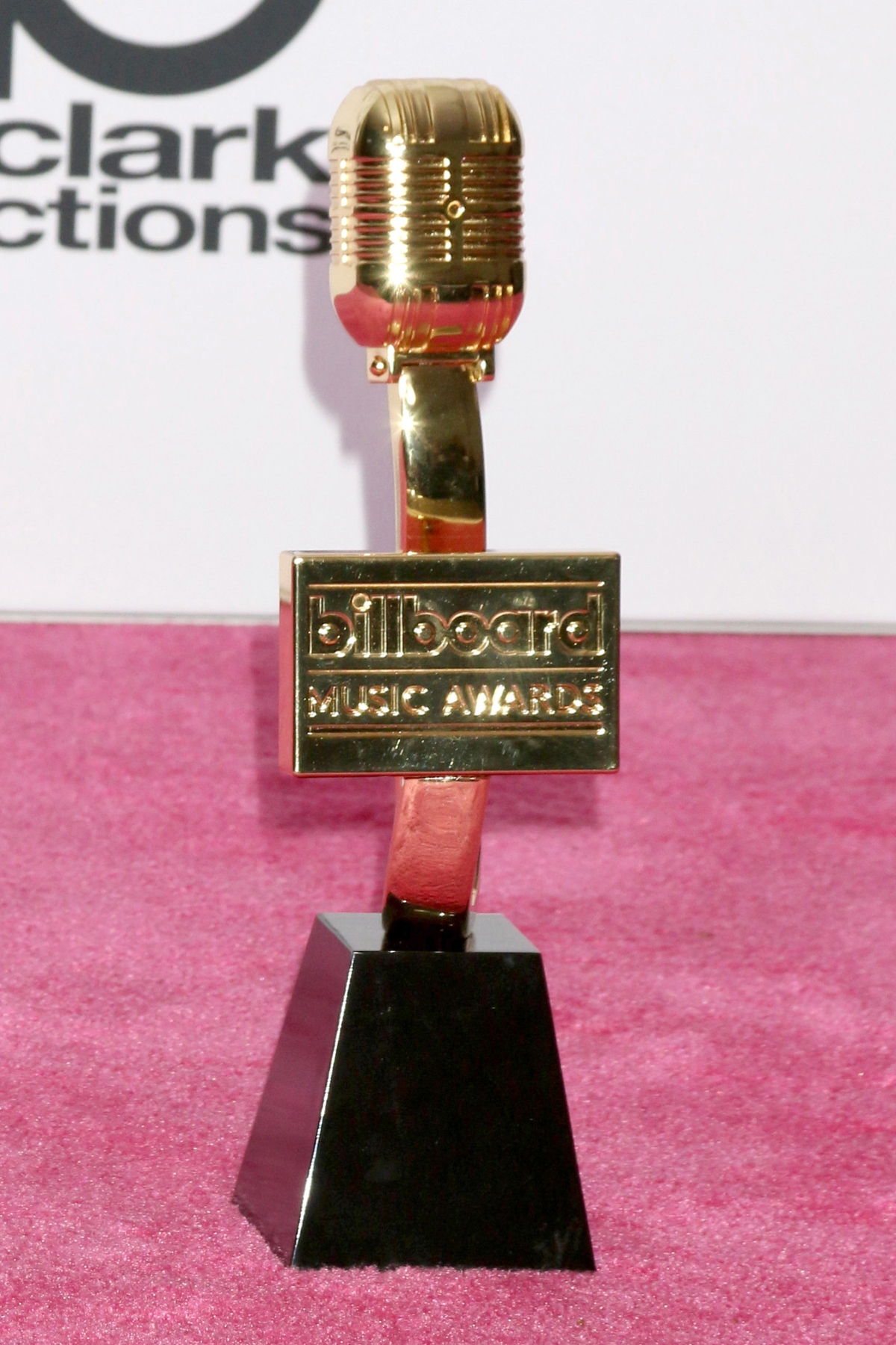 corridos tumbados premios