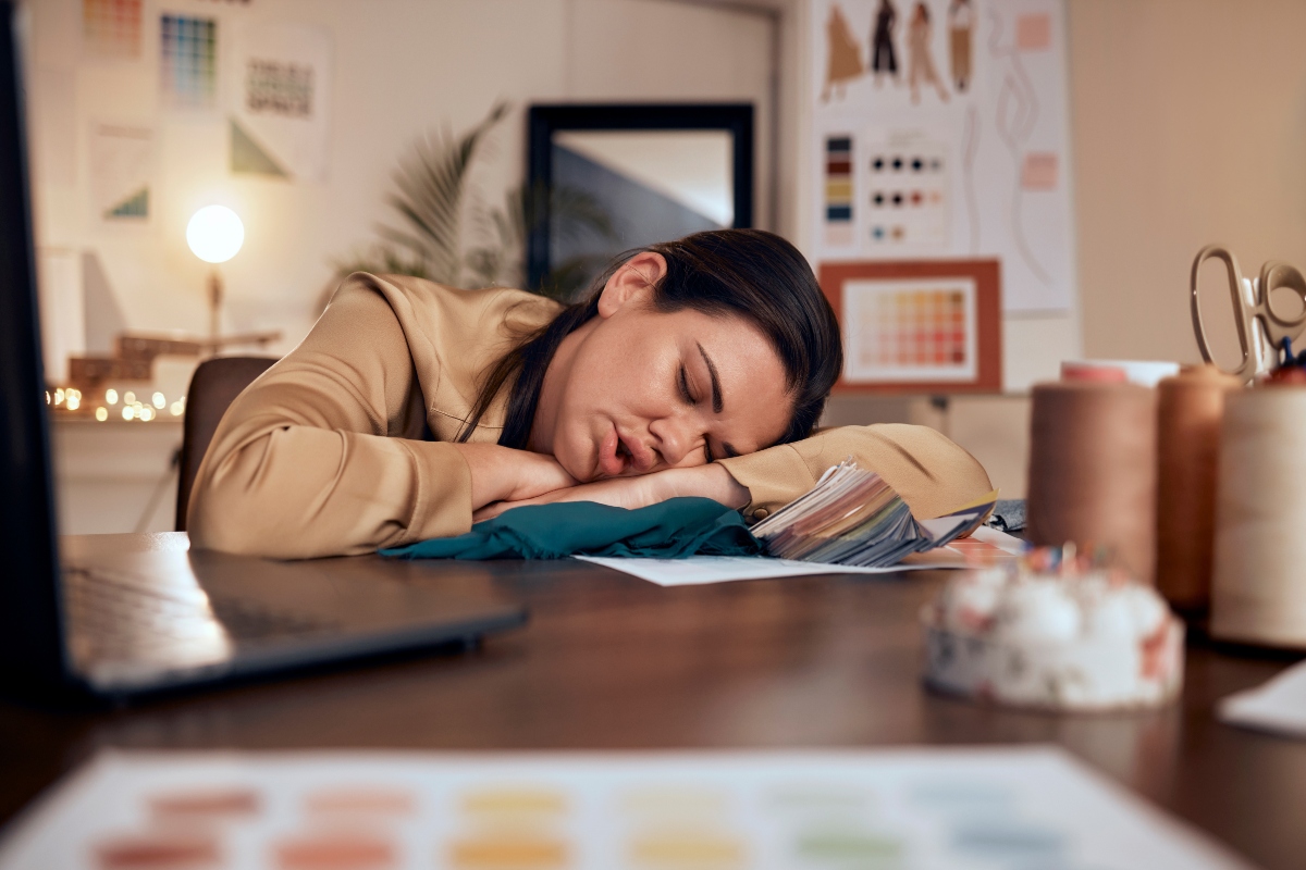 Latinas y el Burnout: Cómo reconocer y enfrentar el agotamiento emocional