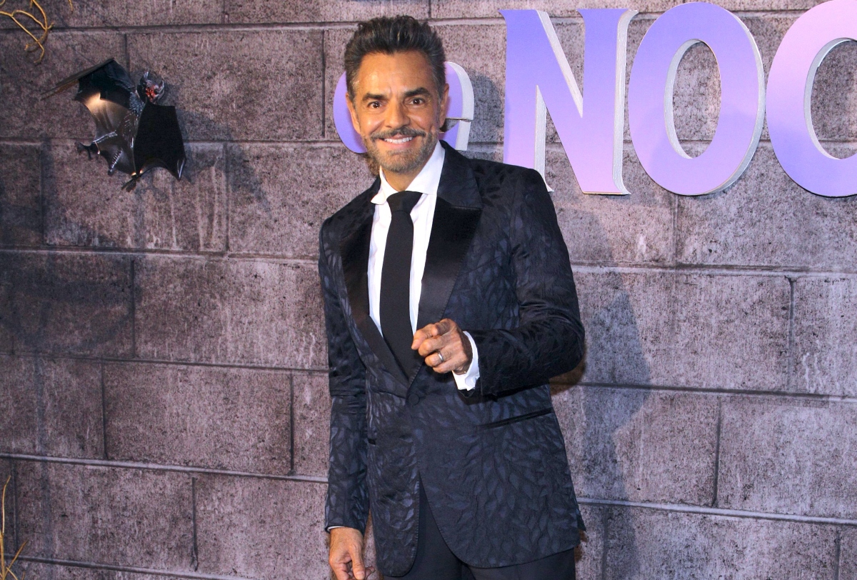 Eugenio Derbez, Shakira, espectáculos