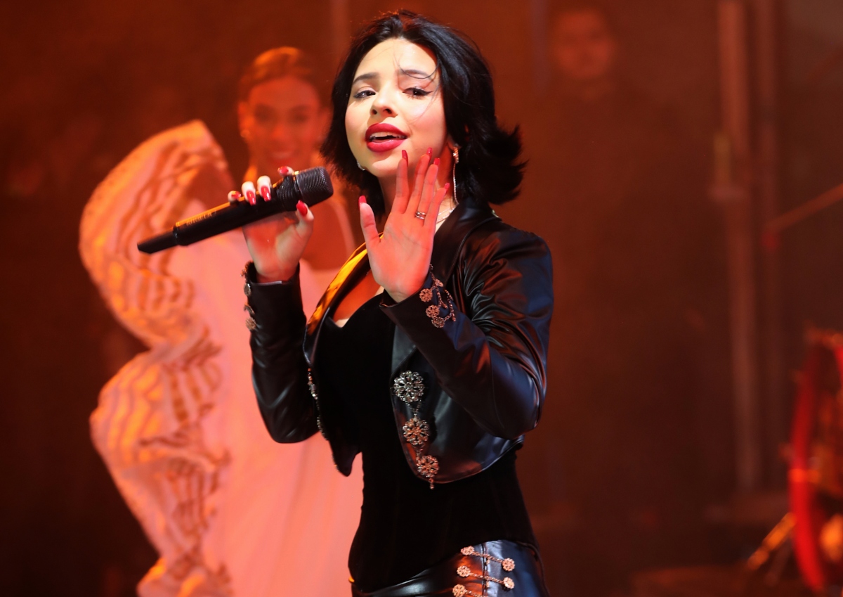 Ángela Aguilar, Shakira