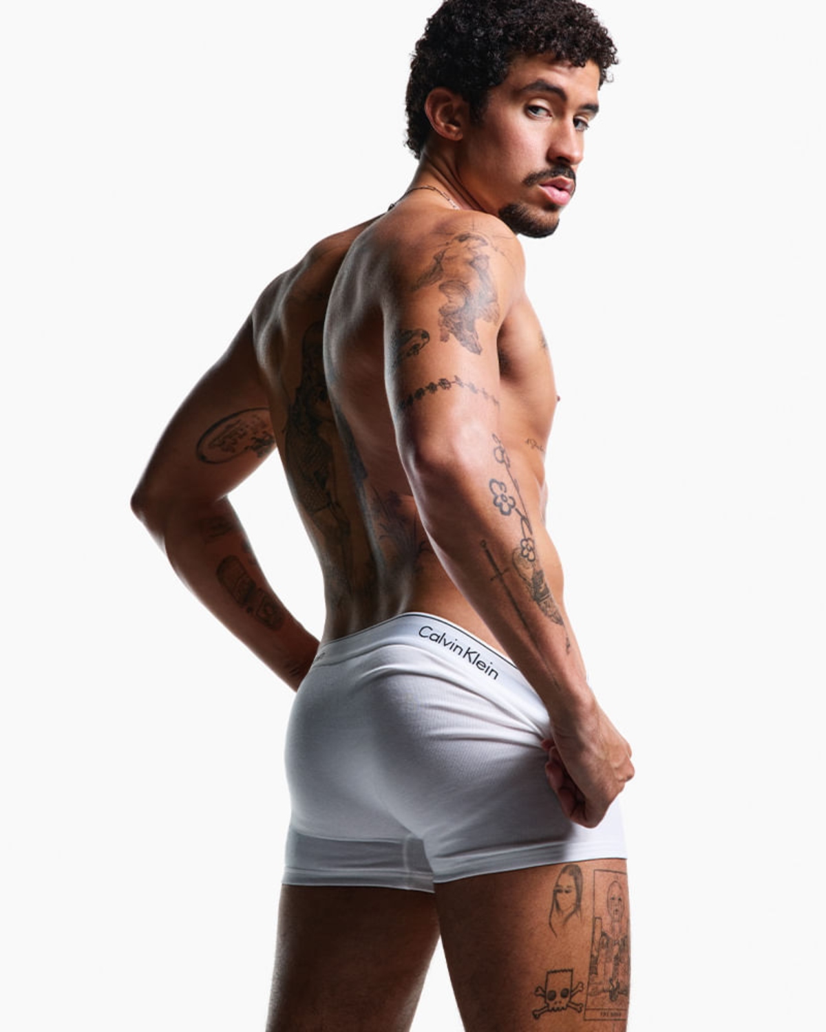 Bad Bunny, Calvin Klein, campaña