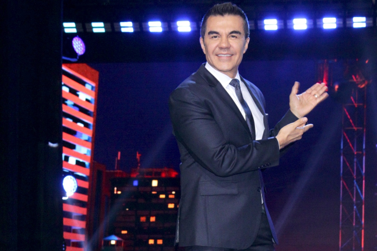 Adrián Uribe: El comediante mexicano que está rompiendo barreras en la televisión americana