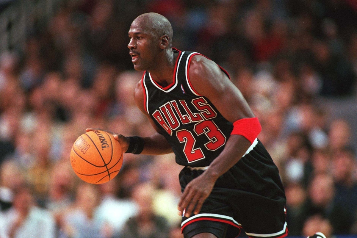 ¡Más de 4 millones! Venden histórica camiseta de Michael Jordan