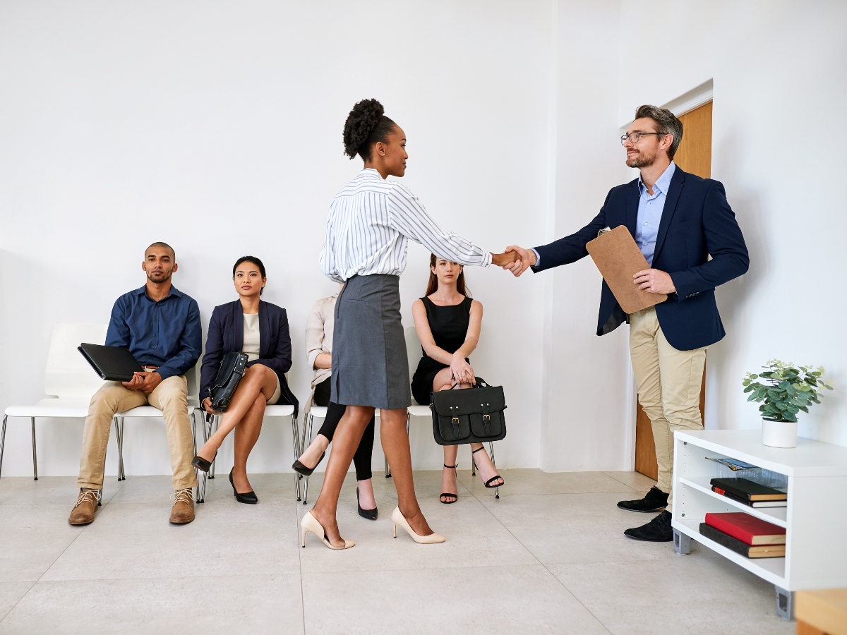 Empleos para hispanos en DC: Dónde buscar y cómo postularte