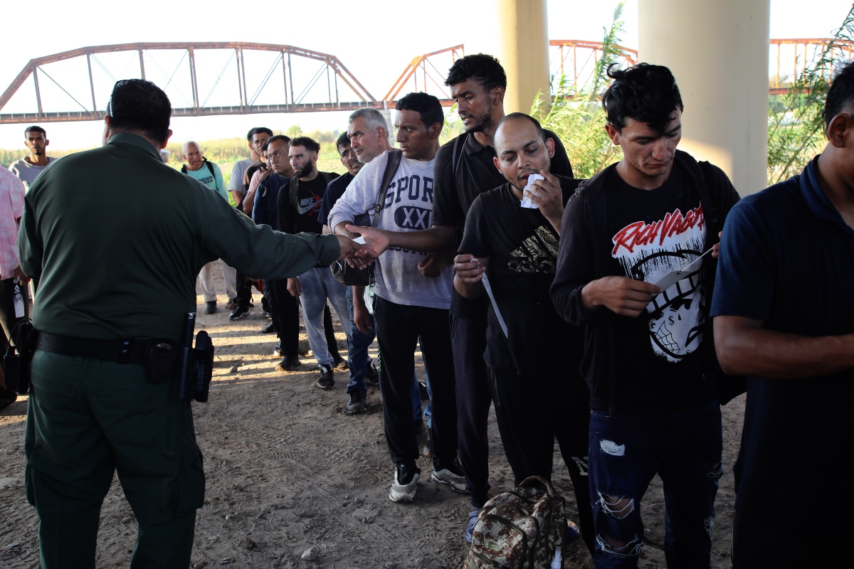 inmigrantes, finanzas, dinero