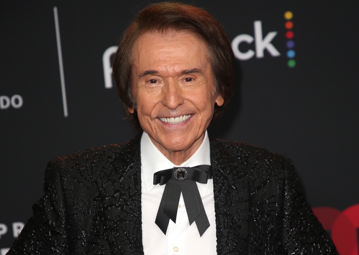 Tras estar al borde de la muerte, el cantante Raphael anuncia lo que todos esperaban