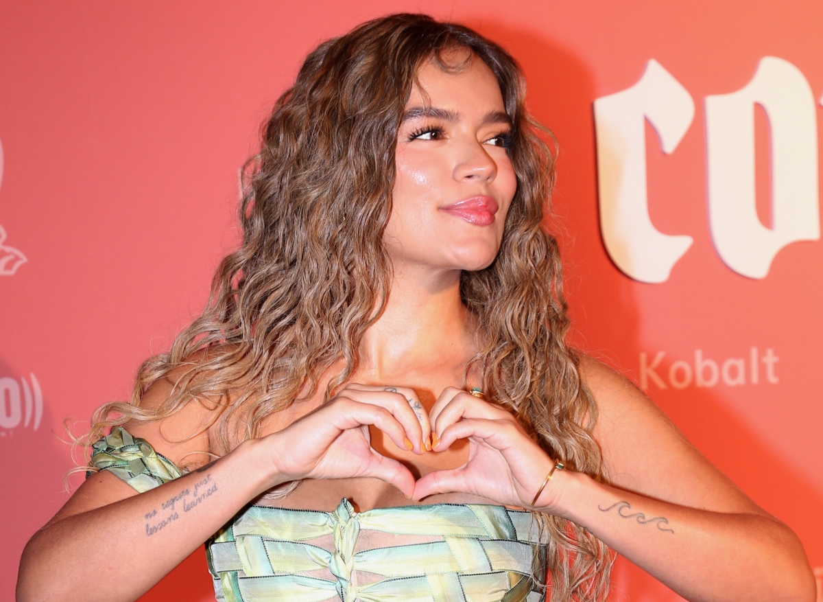 ¿Embarazada? Las inesperadas fotos de Karol G en la playa que ¿confirman todo?
