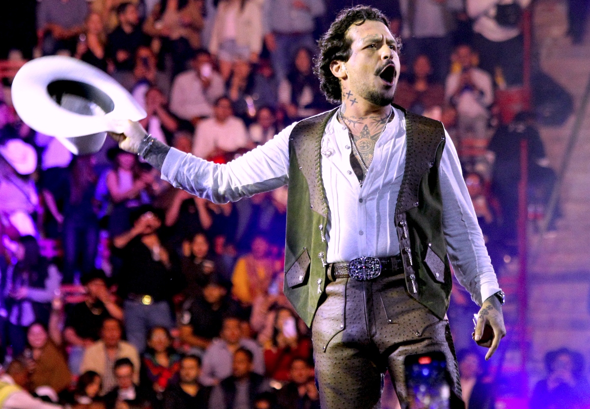 Christian Nodal estrena su canción Amé; ¿Es para Ángela Aguilar?