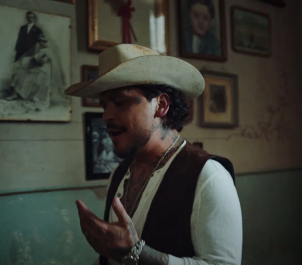 Christian Nodal, videoclip