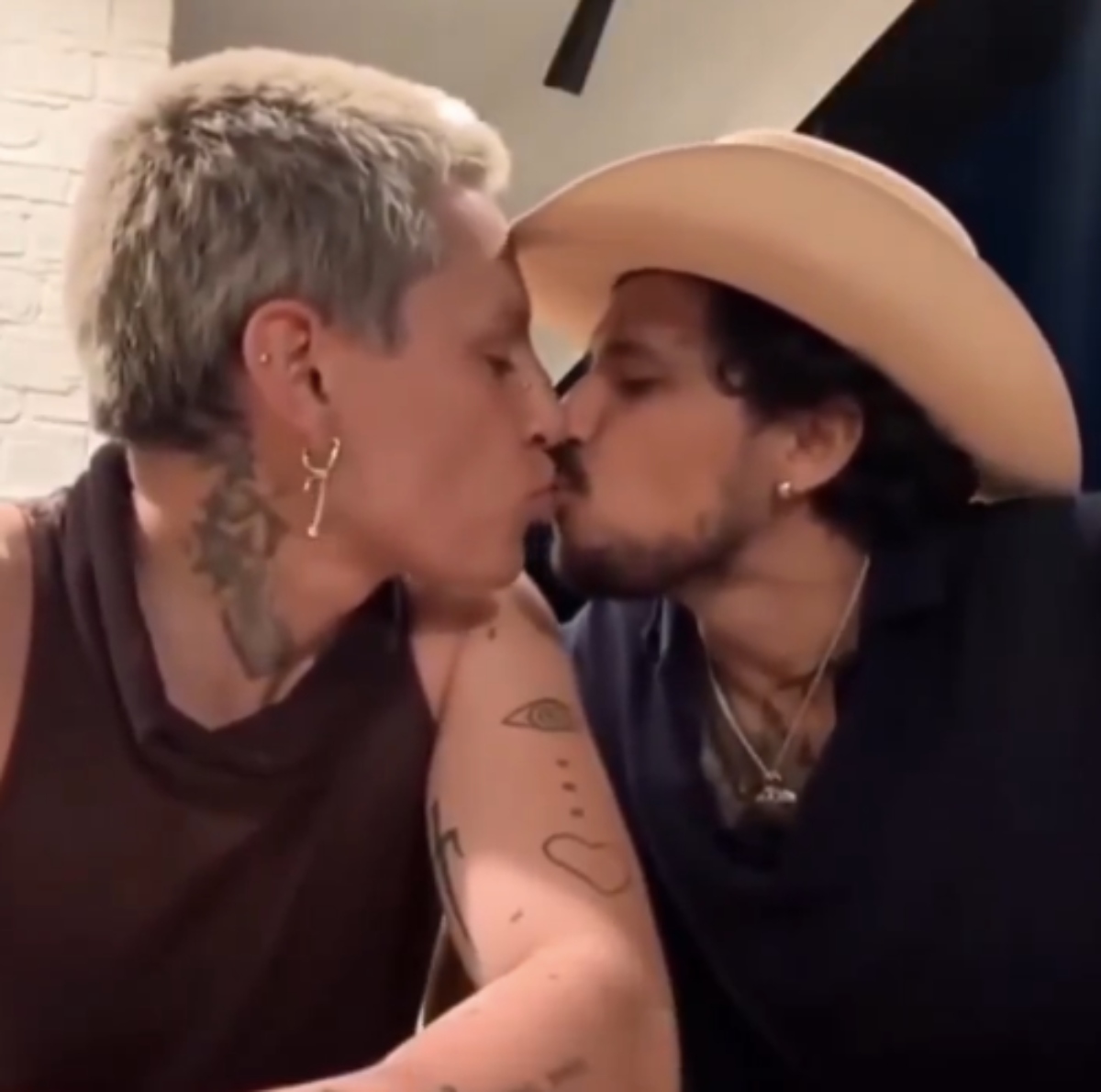 Kunno, celebridades, famosos, Christian Nodal