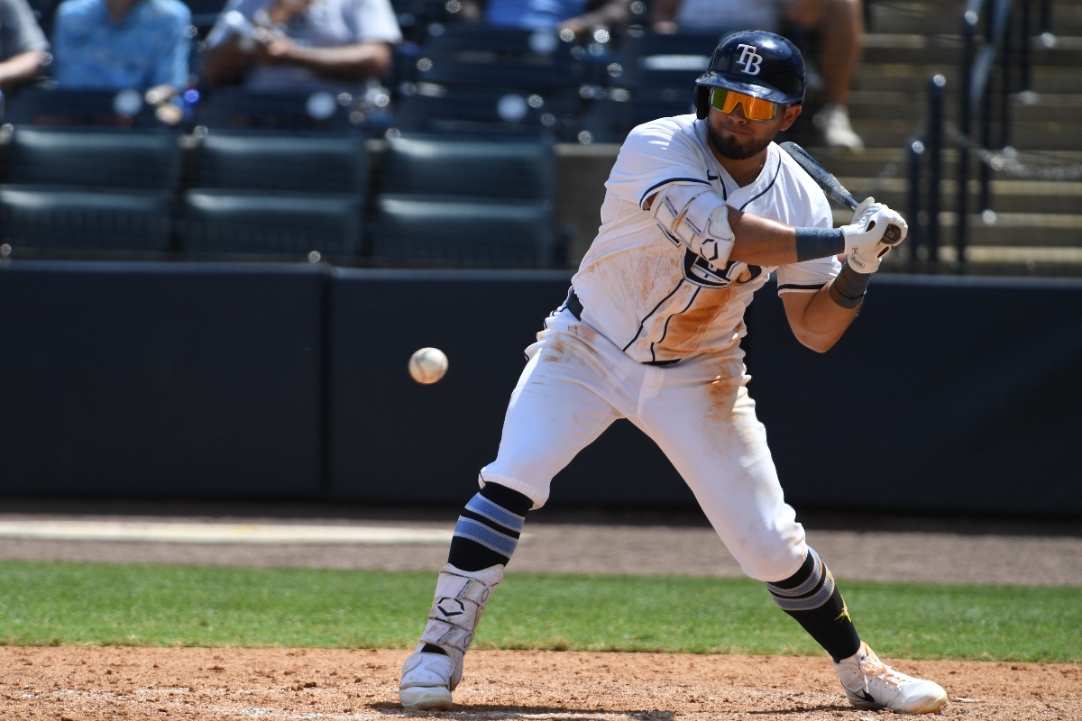 Jonathan Aranda lidera el bateo en MLB con un inicio estelar en 2025