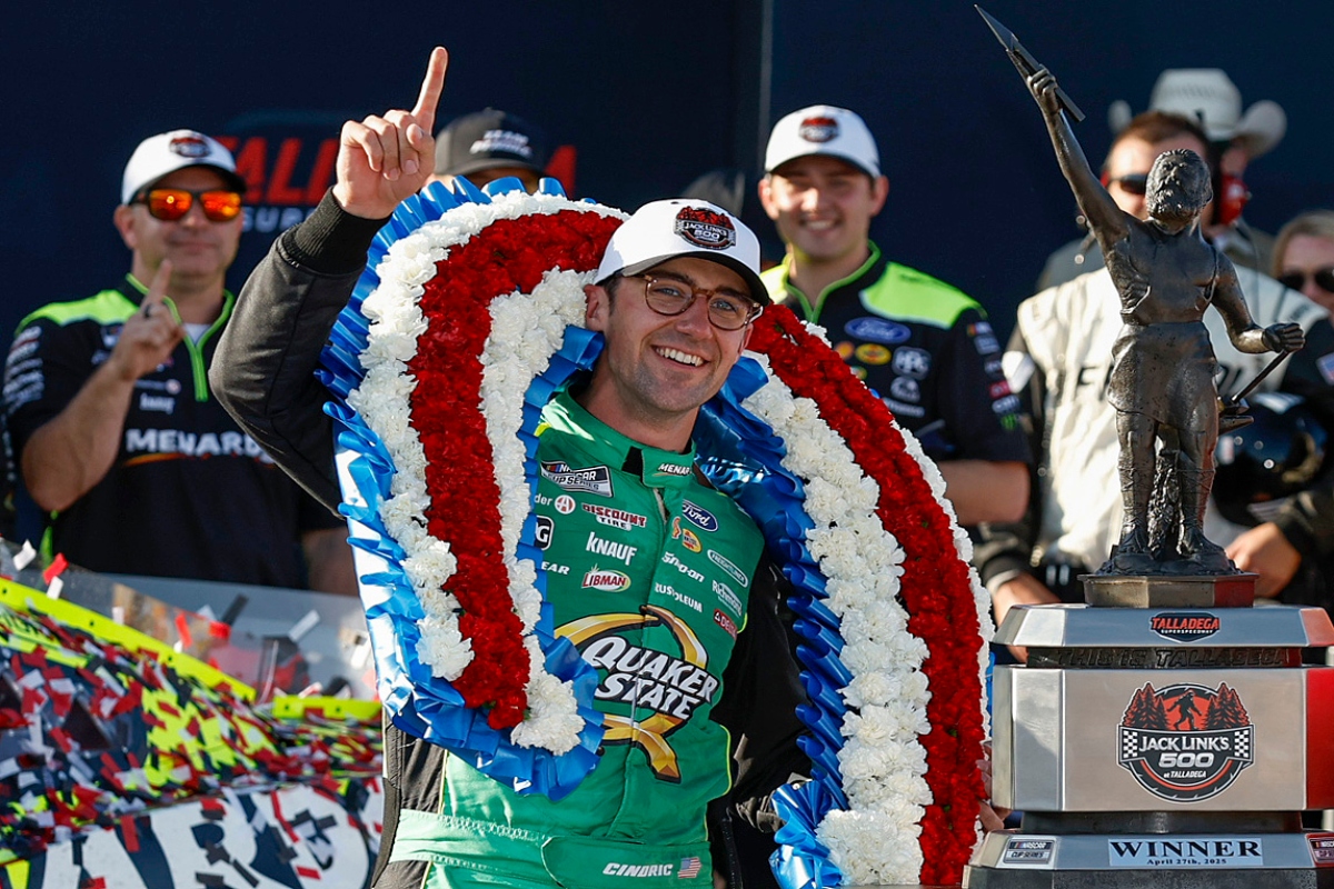 Austin Cindric gana en Talladega tras final dramático y descalificaciones