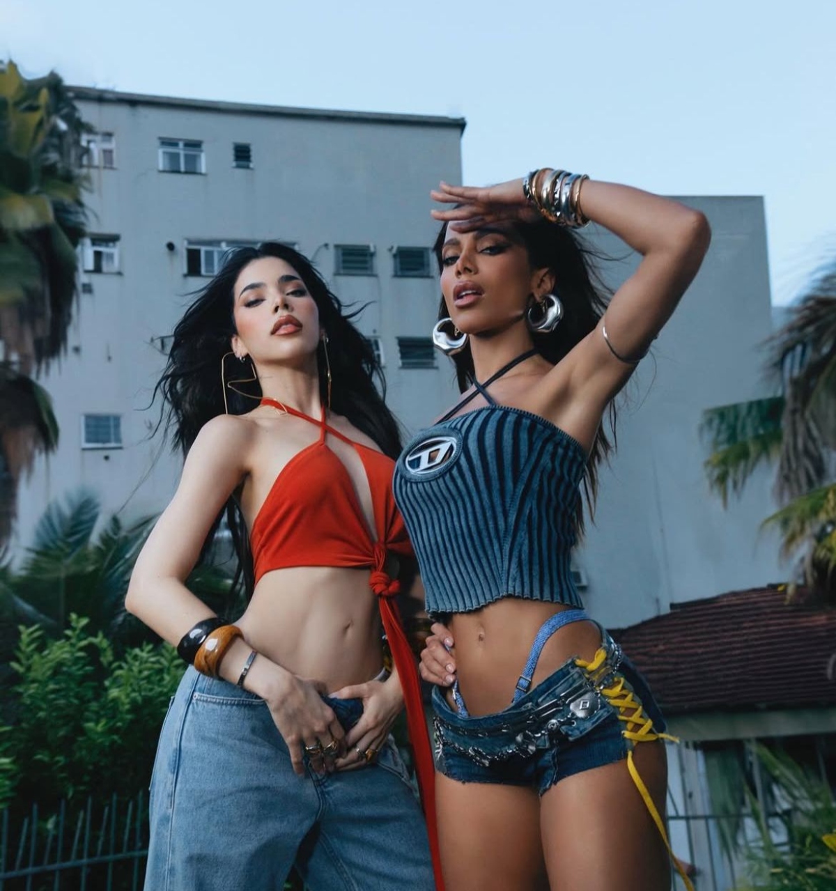 Kenia OS, Anitta, música
