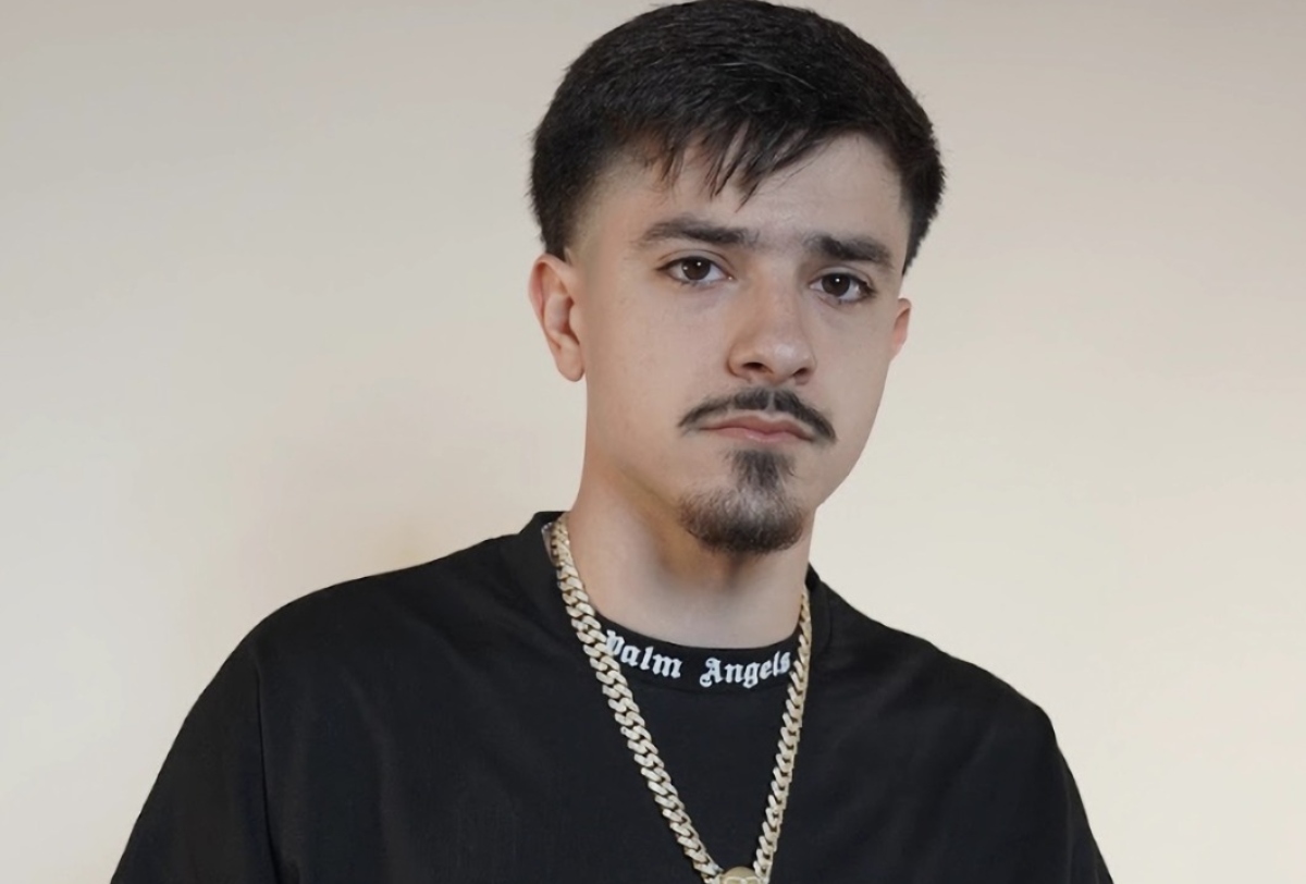 El cantautor mexicano estadounidense Kane Rodríguez lanza su álbum La Batuta
