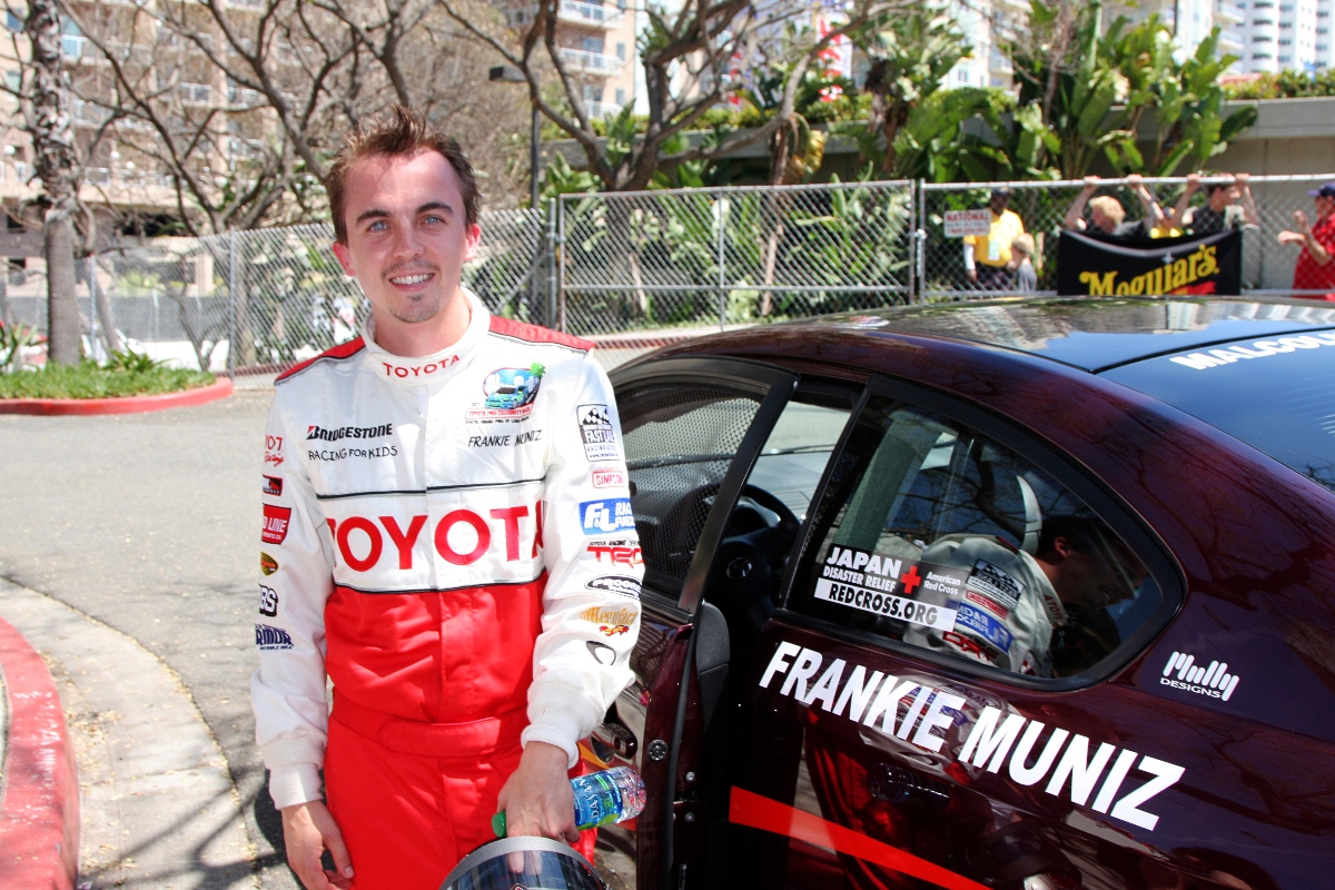 Frankie Muniz enfrenta desafíos en NASCAR