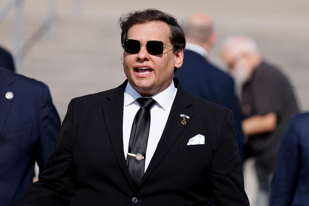 George Santos recibe condena de siete años por fraude y robo de identidad