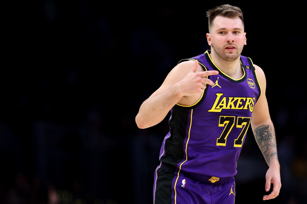 Luka Doncic brilla en Dallas y emociona a todos