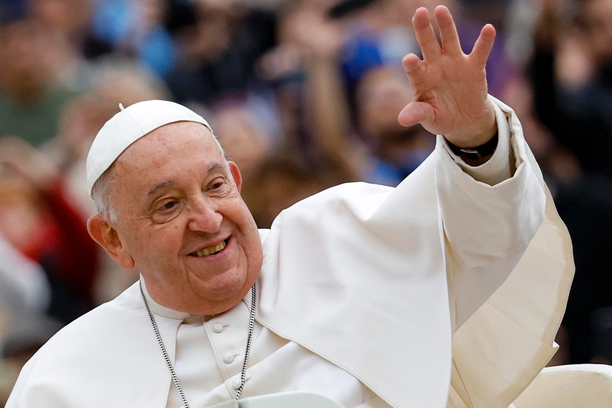 ¿A cuánto asciende la fortuna del papa Francisco?
