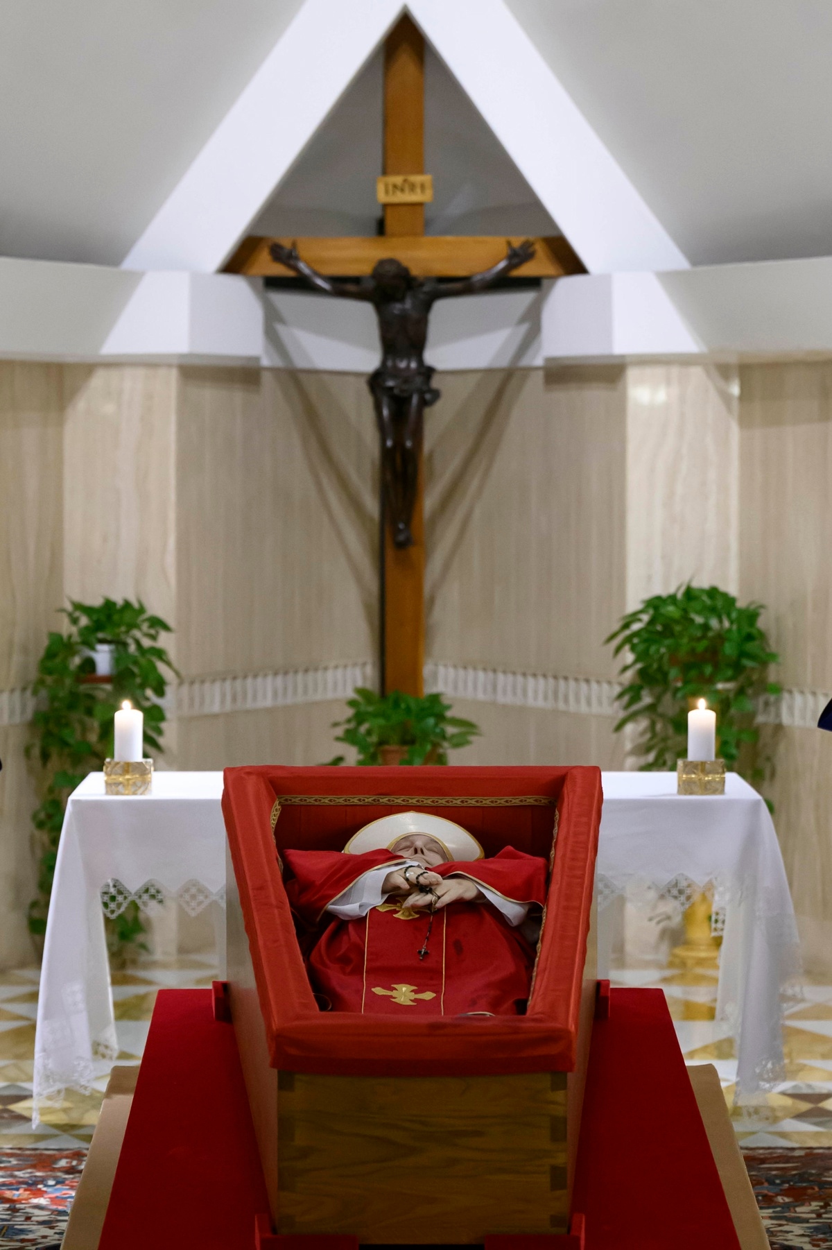 primeras imágenes papa ataúd, fotos cuerpo papa Francisco, cuerpo papa Francisco, papa Francisco, QuéOnnda