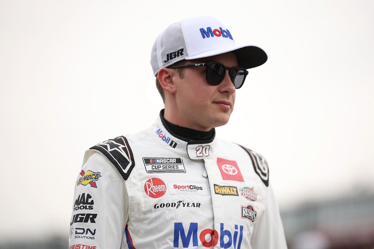 Bell gana la All-Star Race 2025 tras vencer a Logano