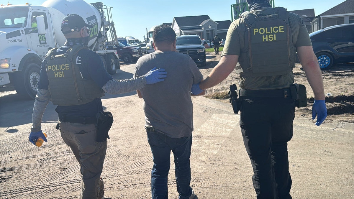 La Migra llega a sitio de construcción en Florida y arresta a decenas de indocumentados