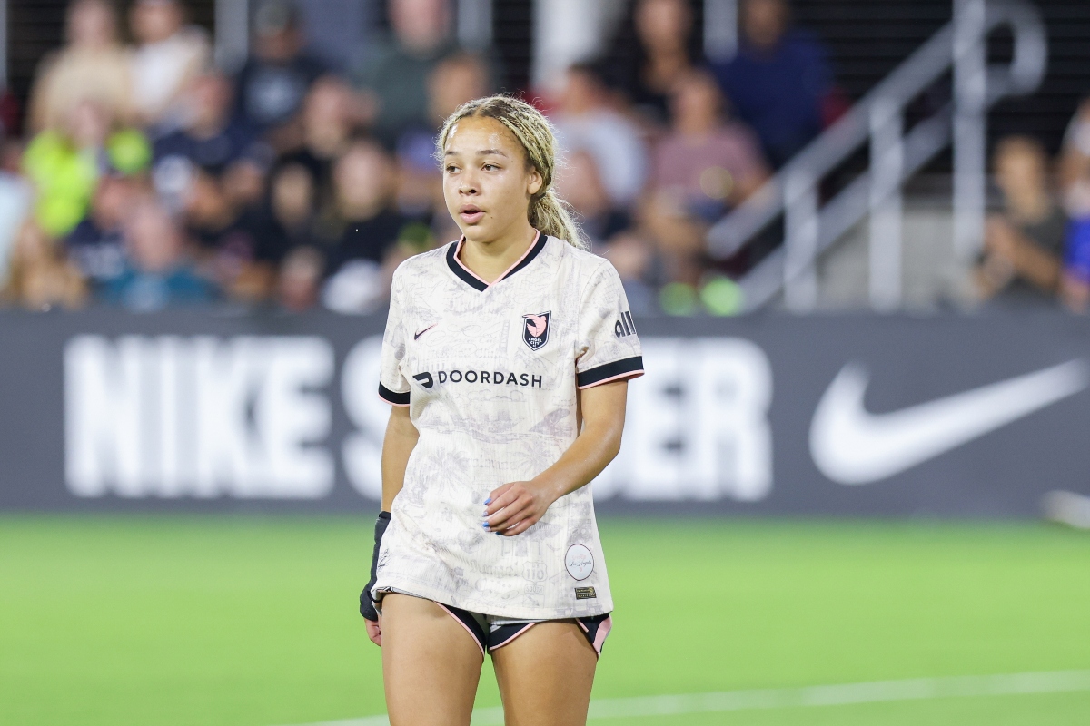Futbolista colapsa durante partido y causa conmoción nacional
