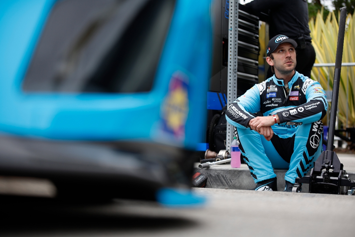 Daniel Suárez enfrenta desafíos en la NASCAR All-Star Race 2025