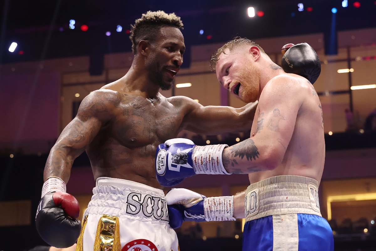 William Scull reaparece para enviar un contundente mensaje a Canelo Álvarez