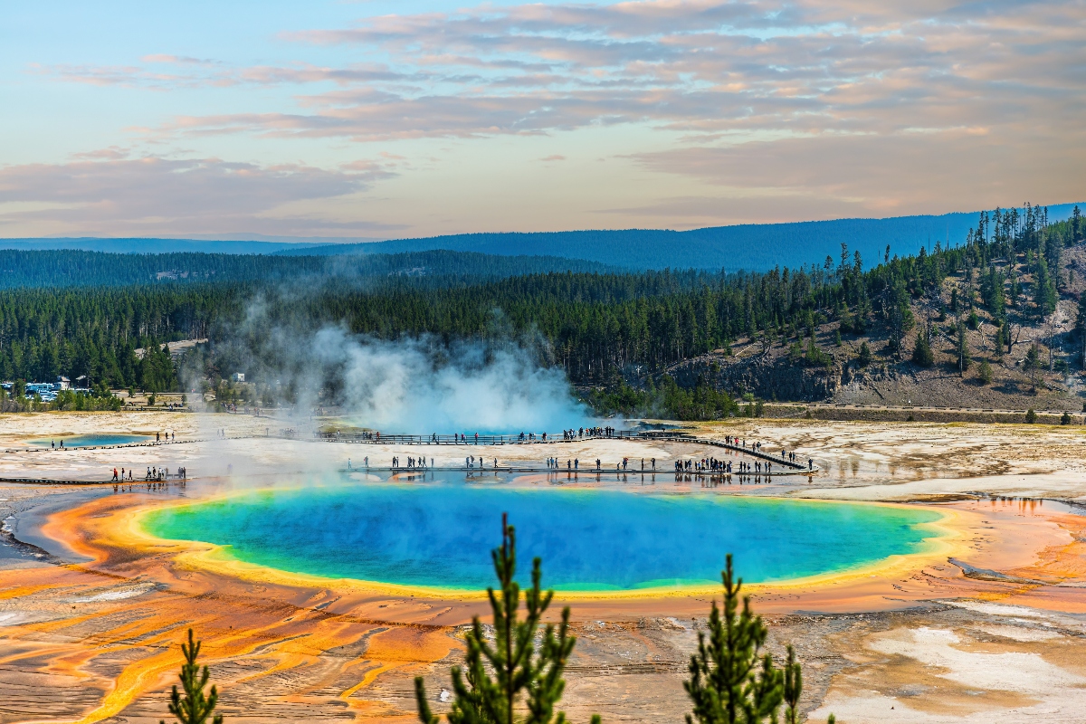 Choque fatal cerca de Yellowstone deja 7 muertos y 8 heridos