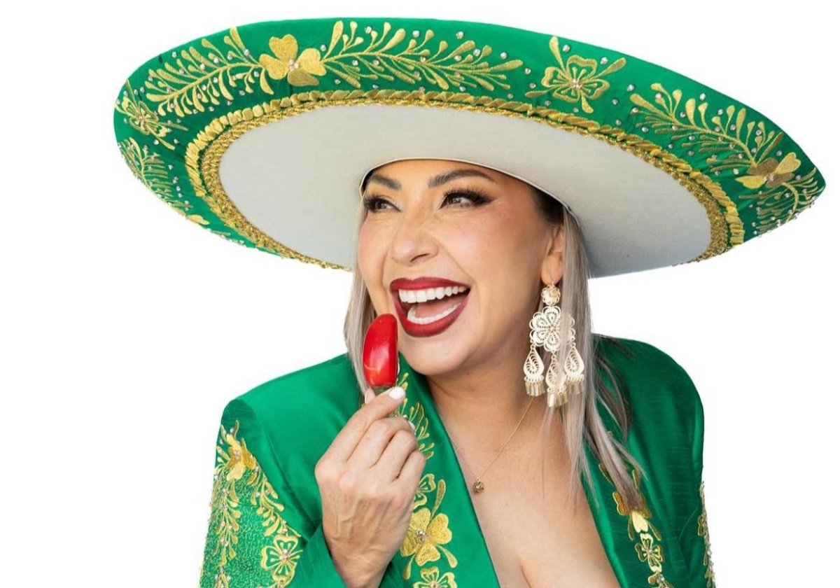 Cantante mexicana provoca burlas por equivocarse en el Himno Nacional