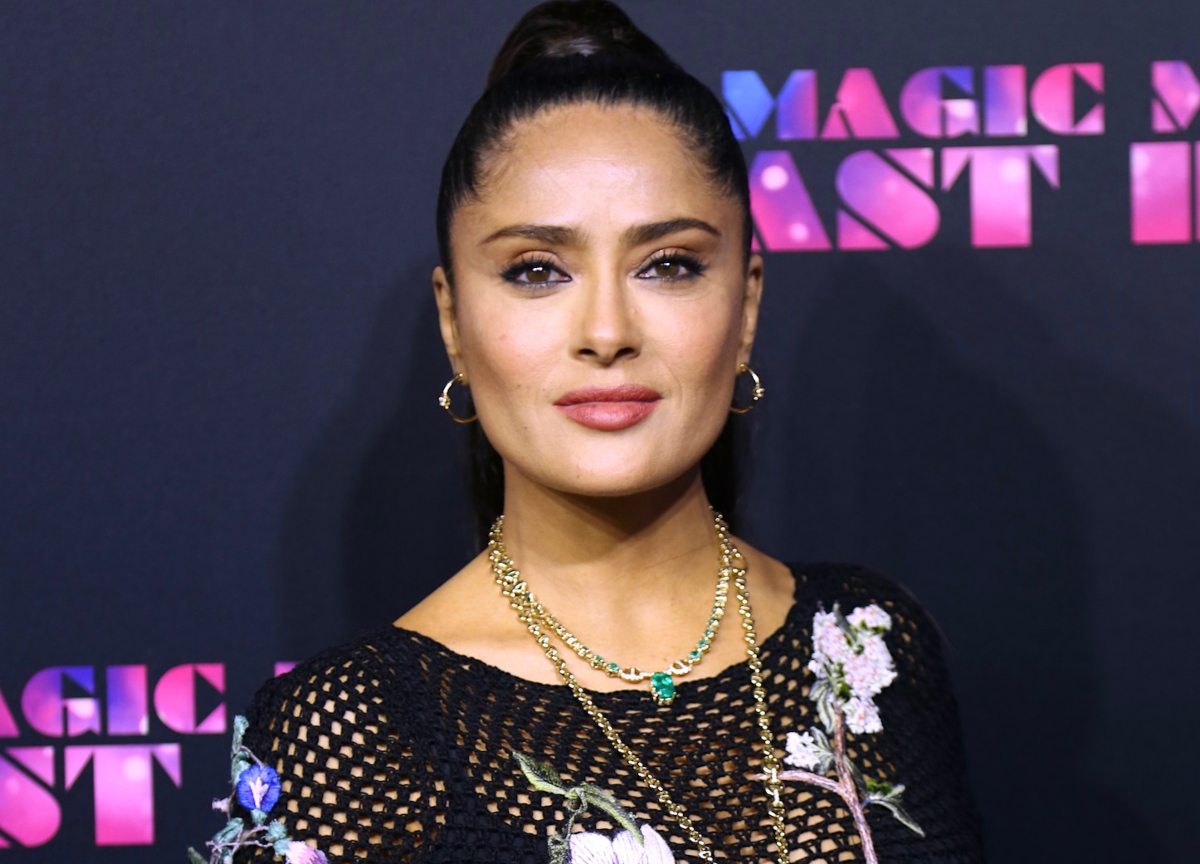 Salma Hayek comparte fotos y mensaje de su hijastro por su graduación