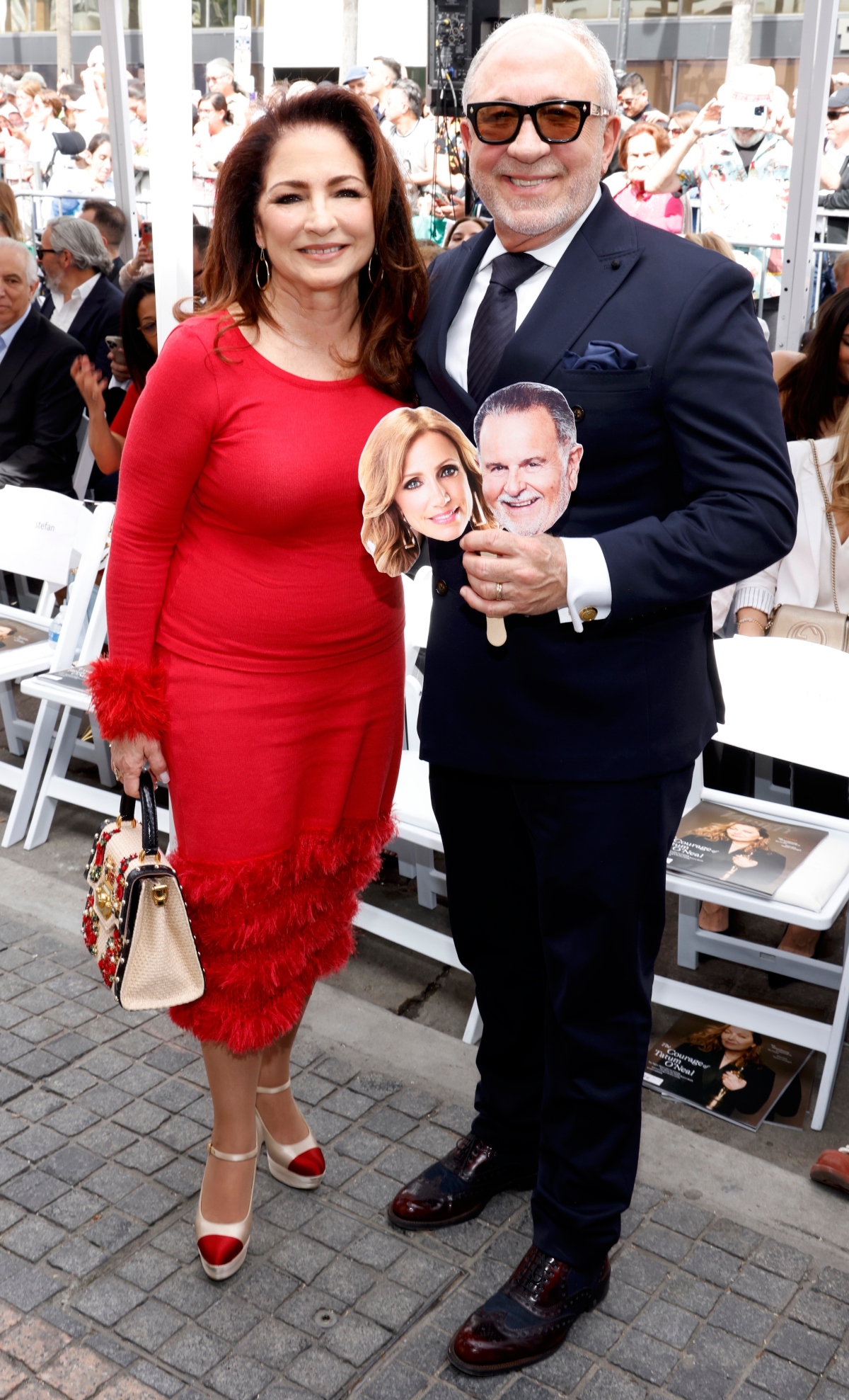 Gloria Estefan, indocumentados