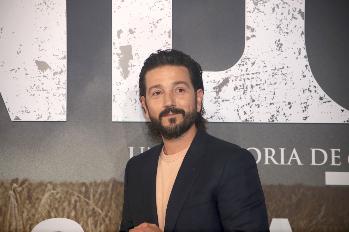 Diego Luna lanza fuerte mensaje a favor de los migrantes en el show ‘Jimmy Kimmel Live’