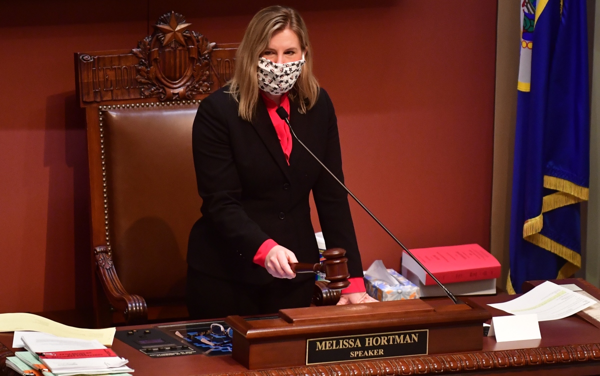 Matan a tiros a la legisladora demócrata Melissa Hortman y a su esposo en aparente ‘crimen político’