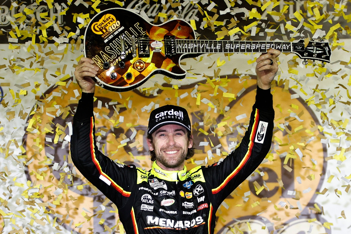 Nascar: Blaney brilla en Nashville; Suárez avanza